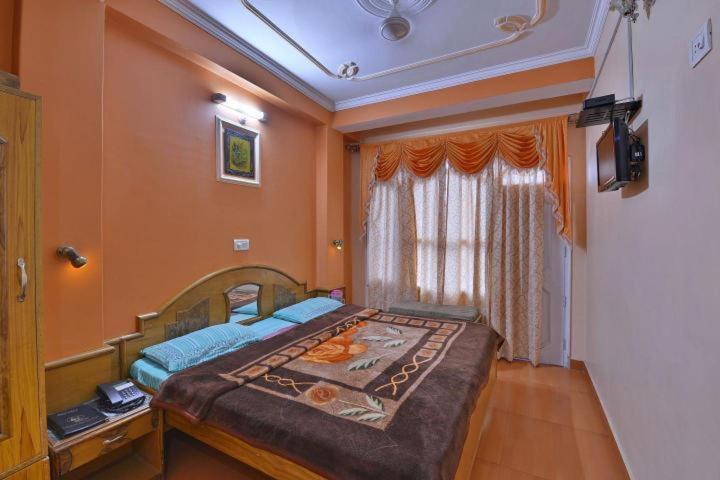 Hotel Ashish Inn Kandāghāt エクステリア 写真