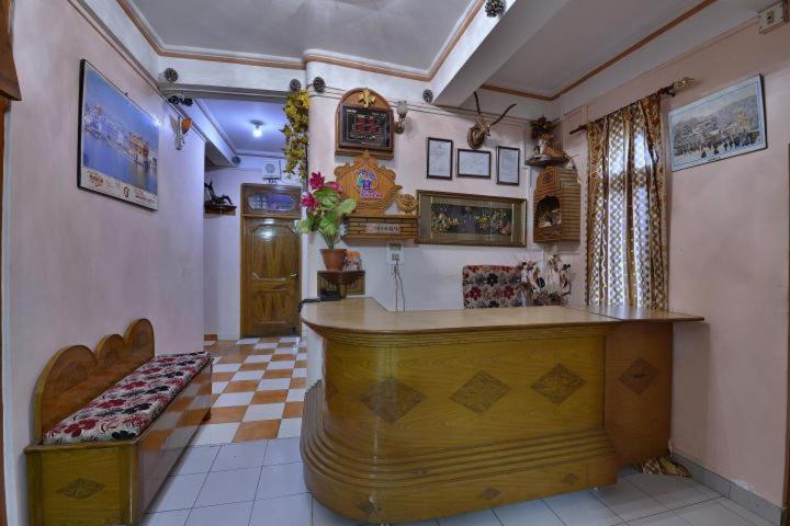 Hotel Ashish Inn Kandāghāt エクステリア 写真